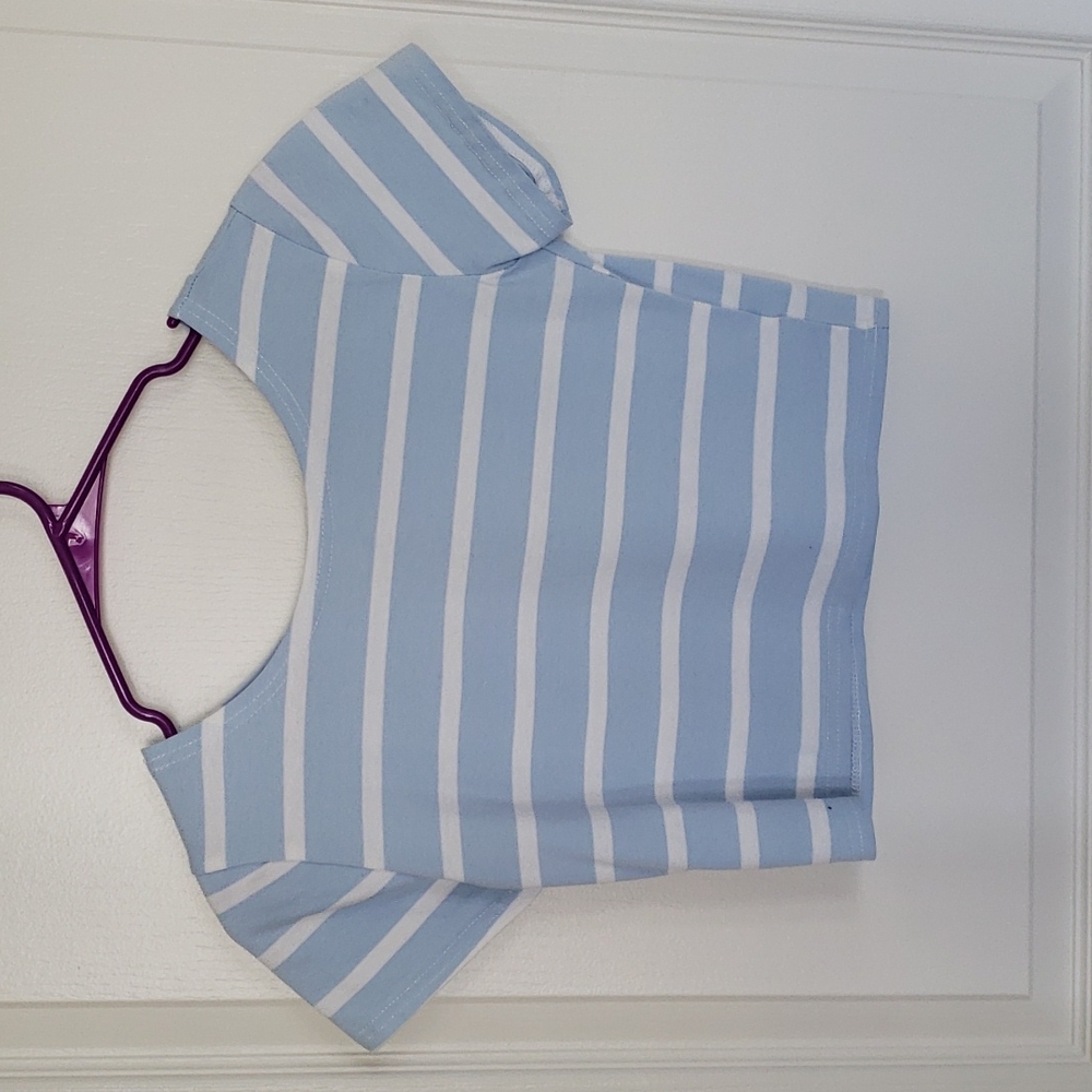 🌷🌷NWOT Striped Crop Top🌷🌷